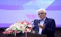 باید با نهادهای علمی جهان ارتباط تنگاتنگ داشته باشیم/ در حال گذار از صنعت وابسته به ملی هستیم